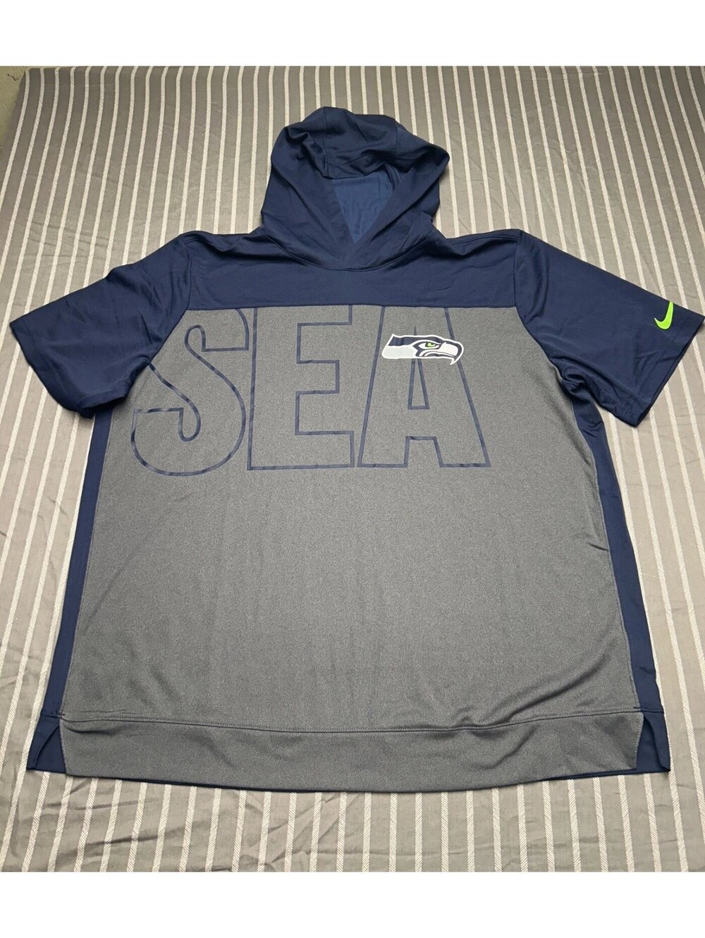 Nike Dri-Fit Seattle Seahawks Shirt Men XL Blue Short Sleeve Hoodie Onfield